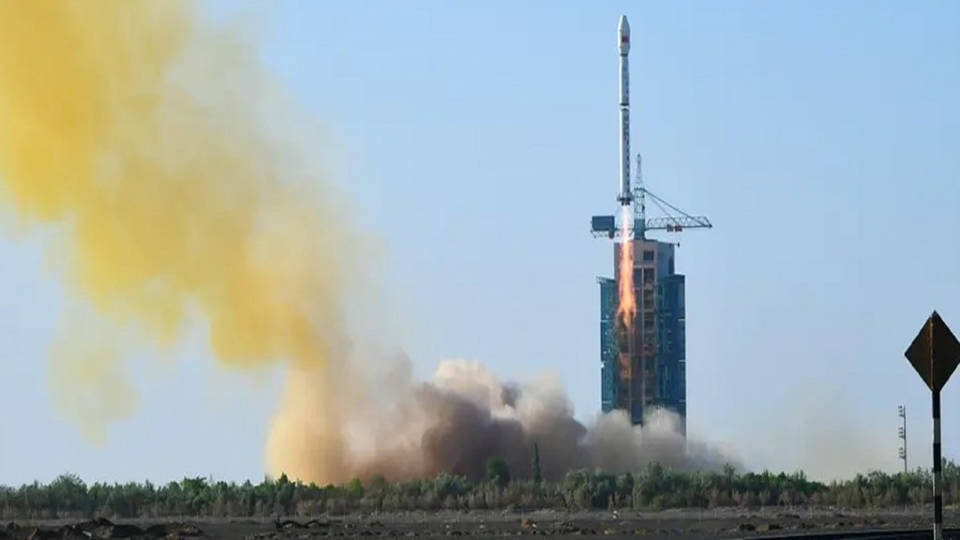 اسپیس ایکس چینی به طور تصادفی موشک پرتاب کرد و آن را به کوه های مجاور فرستاد