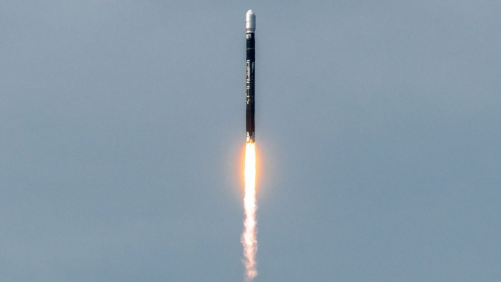 تماشا کنید که Firefly Aerospace هشت (8) مکعب را به مدار میفرستد