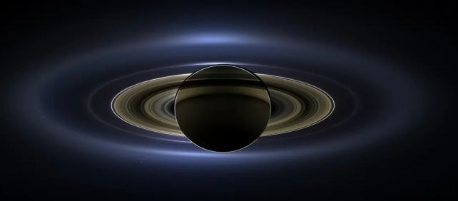 saturn smile