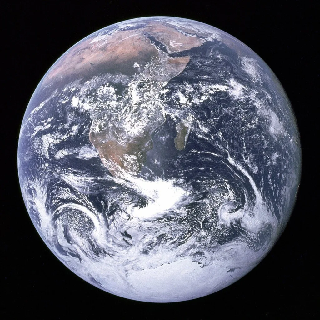 1079px the earth seen from apoll