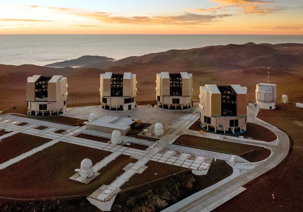 1543px Paranal and the Pacific a