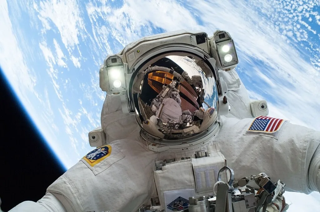1084px Astronaut Mike Hopkins on