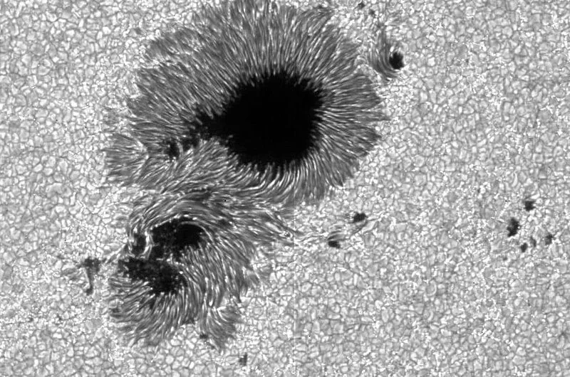172197main NASA Flare Gband lg w