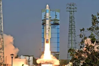سازمان تحقیقات فضایی هند (ISRO) چتر نجات ماژول خدمه گاگانیان را در آزمایش کلیدی سورتمه موشکی آزمایش می‌کند