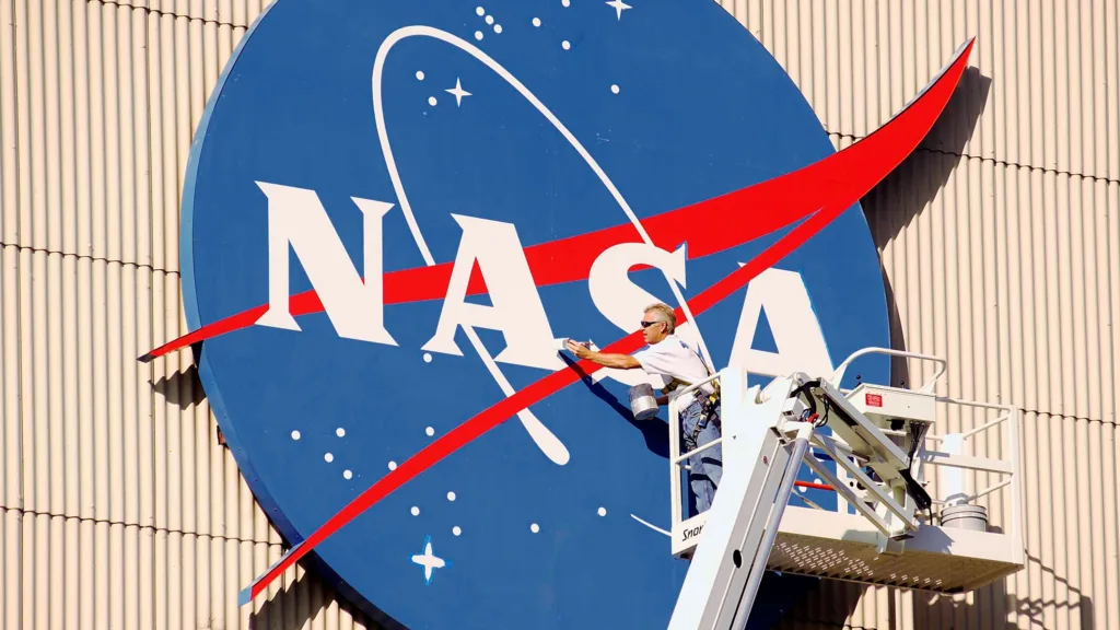 ناسا با ادغام آداپتور Orion Stage روی موشک SLS به سمت پرتاب Artemis II پیش میرود