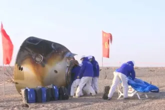 زباله‌های فضایی بازگشت فضانوردان چینی را به تأخیر انداخت