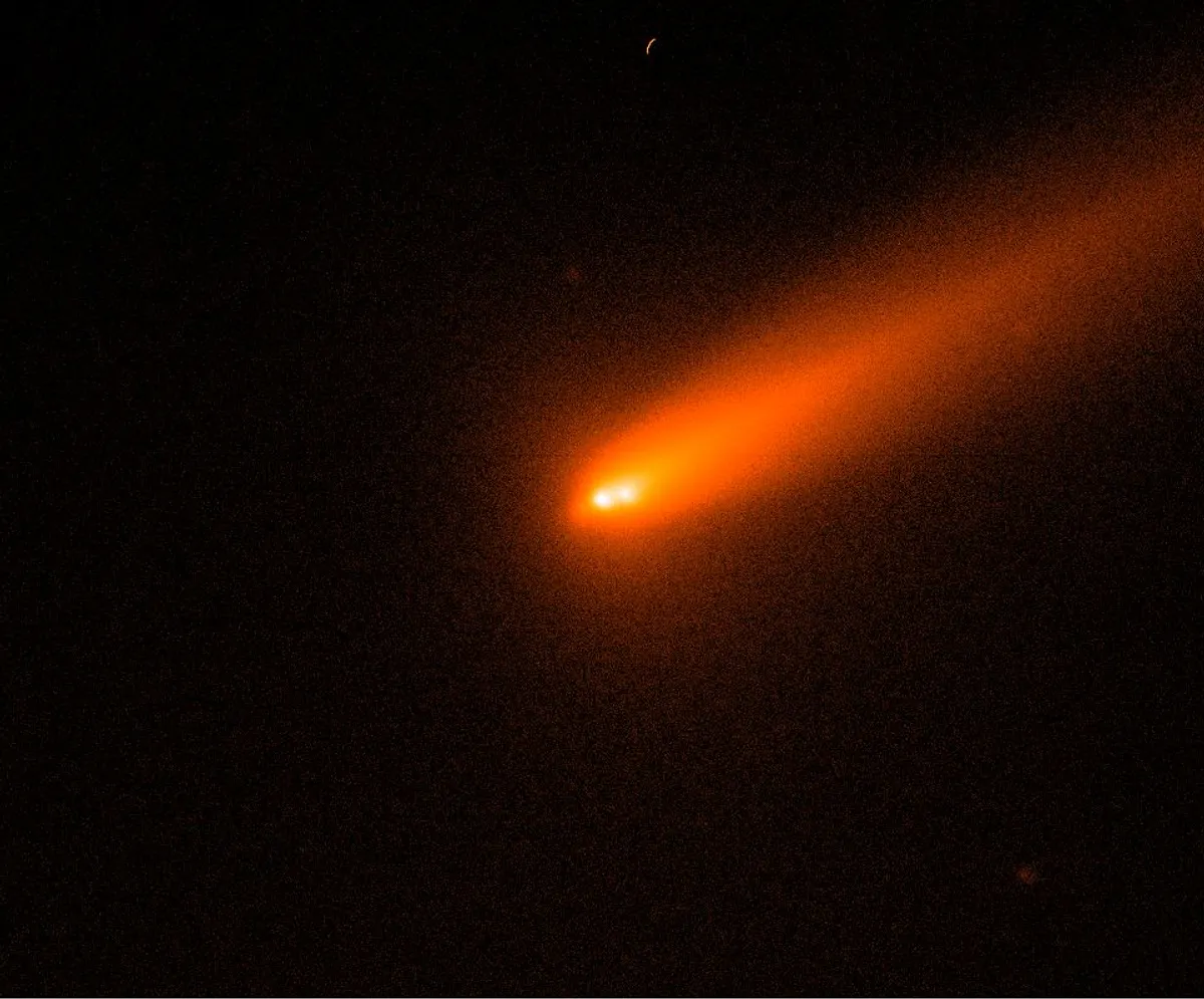 دنبالهدار طلایی C/2025 K1 (ATLAS) اکنون به تکههایی تقسیم شده است