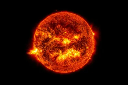 اولین تصویر از میدان مغناطیسی قطبی خورشید، شگفتی بزرگی را آشکار کرد