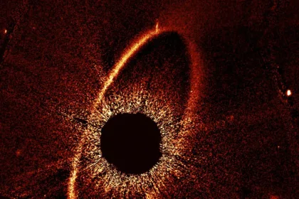 هابل برای اولین بار برخورد سیارک‌ها را در نزدیکی ستاره رصد کرد