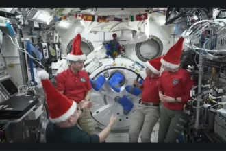 فضانوردان ایستگاه فضایی بین‌المللی کریسمس را در مدار جشن گرفتند و به زمین پیام فرستادند