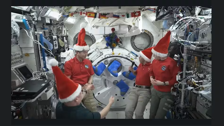 فضانوردان ایستگاه فضایی بینالمللی کریسمس را در مدار جشن گرفتند و به زمین پیام فرستادند