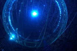 دانشمندان برای اولین بار مشاهده کردند که نوترینوهای خورشیدی ماده را تغییر می‌دهند