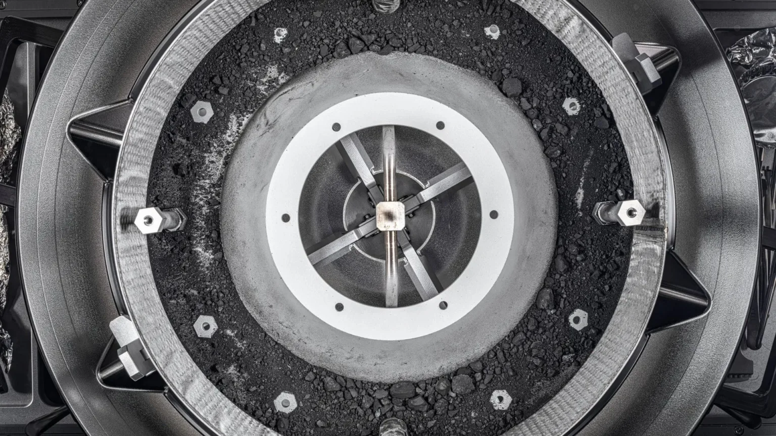 نمونههای OSIRIS-REx با کشف قندهای حیاتی، موجی از هیجان علمی و سیاسی ایجاد کرد