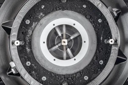 نمونه‌های OSIRIS-REx با کشف قندهای حیاتی، موجی از هیجان علمی و سیاسی ایجاد کرد