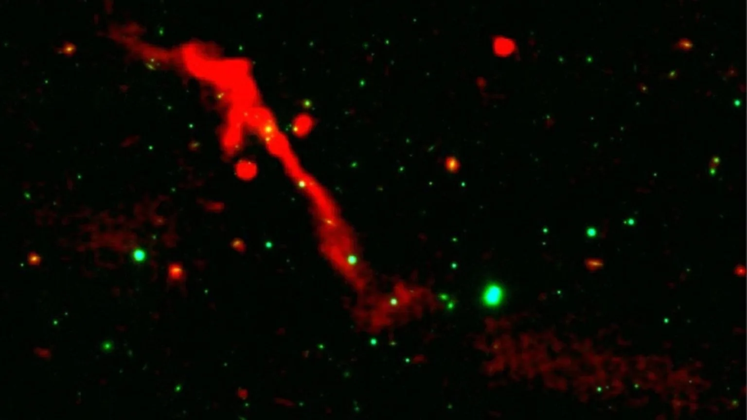 فوران‌های کیهانی؛ سیاه‌چاله‌ها آرام نیستند!