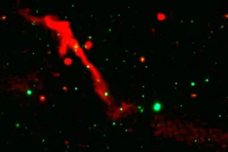 فوران‌های کیهانی؛ سیاه‌چاله‌ها آرام نیستند!