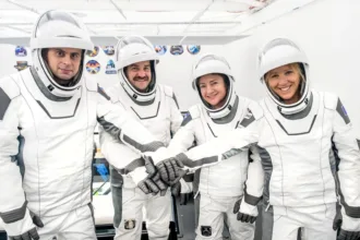 چگونه مأموریت Crew-12 اسپیس‌اکس رازهای میکروجاذبه و بدن انسان را کشف می‌کند