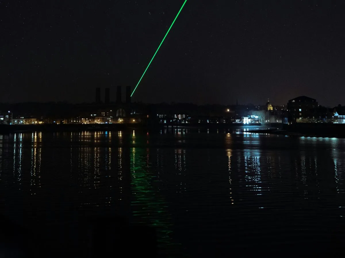 چین رکورد انتقال داده از فضا به زمین را با لینک لیزری ۱۲۰ گیگابیت بر ثانیه شکست