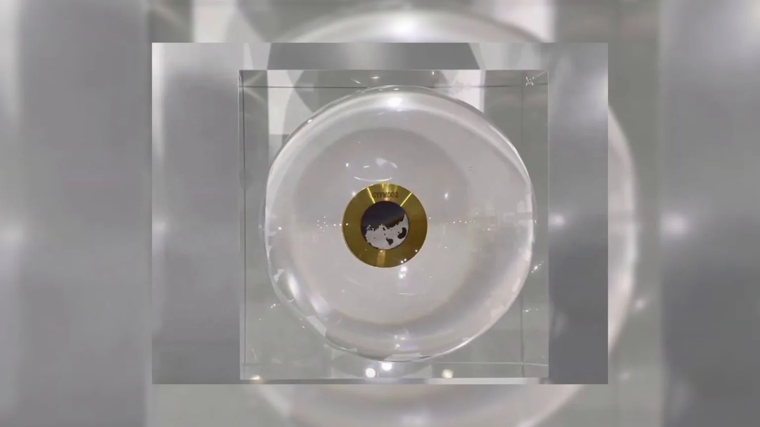 سفر به دنیای یادداشت‌های ماه را با ذرات گرد و غبار تجربه می‌کنیم