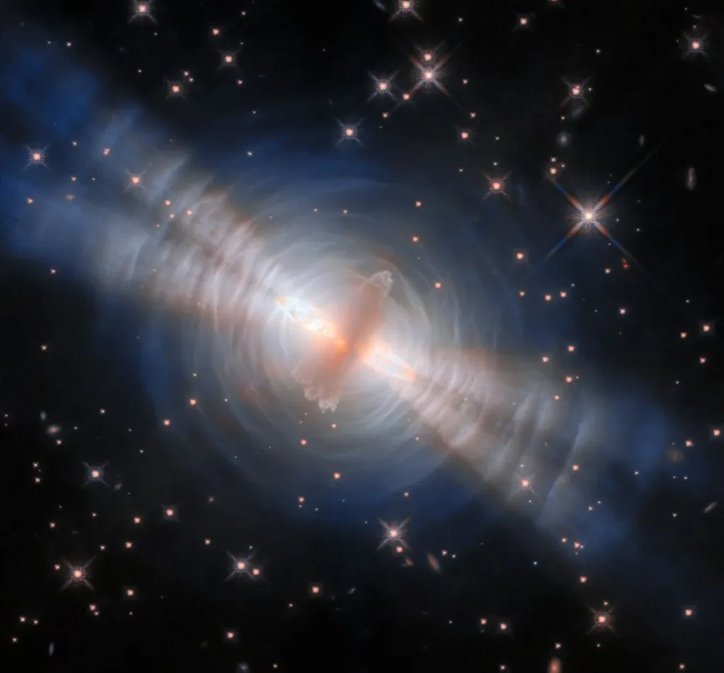 Egg Nebula q82 w1476 h