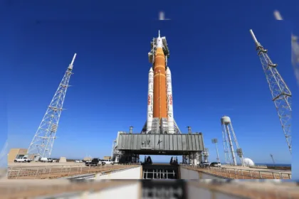 ناسا در حال آماده شدن برای پرتاب موشک آرتمیس ۲ به آشیانه است