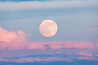 به ماه نگاه کنید، تقریباً دو دهه است که چنین چیزی نخواهید دید
