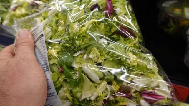 Parasites Are Surging in The US. Here's Exactly How to Wash Your Produce