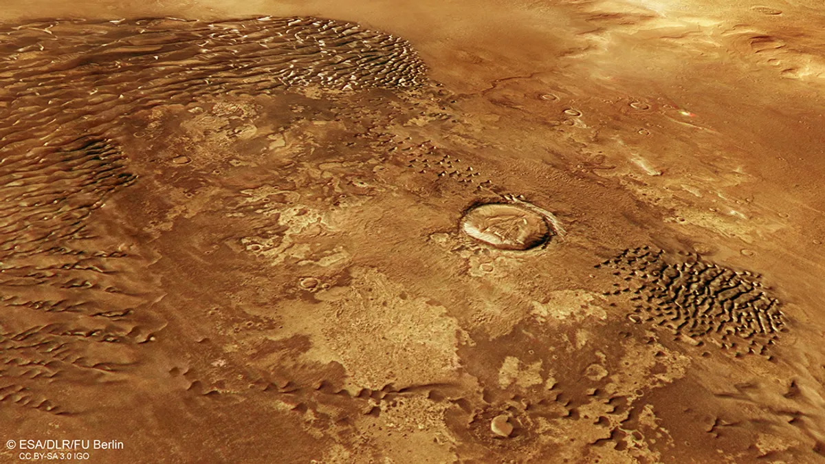 Mars Express تصاویر شگفتانگیزی از امواج «فلزی» ۱۰۰ متری در ارتفاعات جنوبی مریخ ارسال کرد