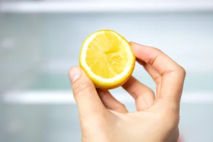lemon in hand