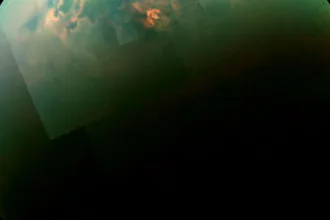 تایتان چرخه کامل آب‌وهوایی متان را تجربه می‌کند و از زمین ذخایر هیدروکربنی بیشتری دارد